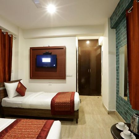 Hotel Airport Star Nuova Delhi Esterno foto