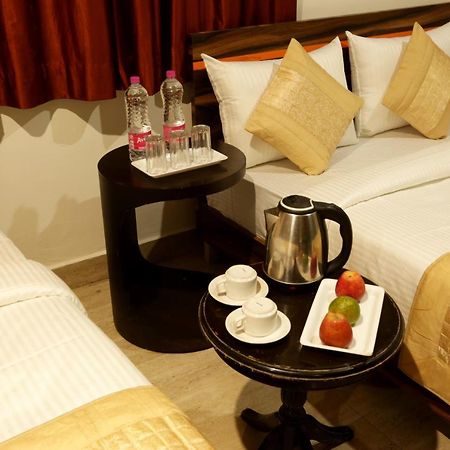 Hotel Airport Star Nuova Delhi Esterno foto