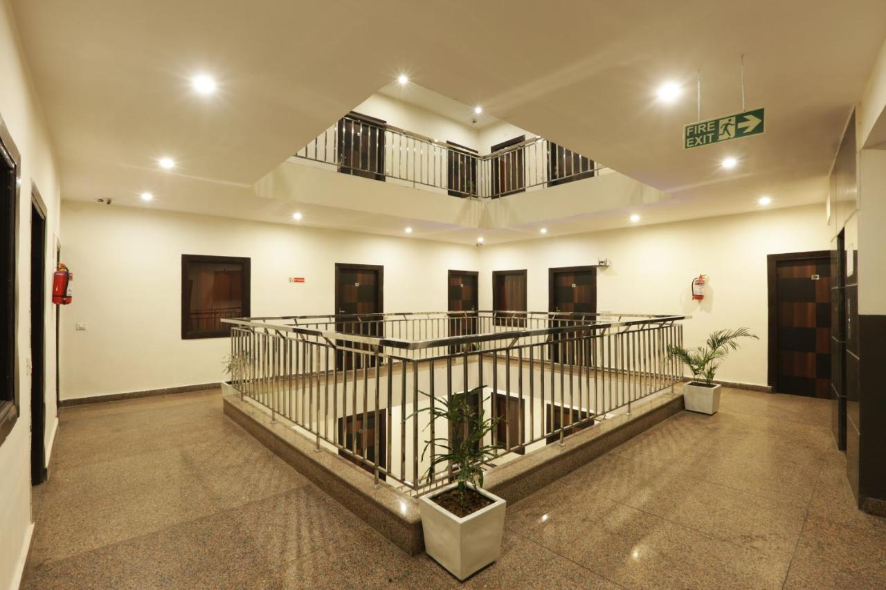 Hotel Airport Star Nuova Delhi Esterno foto