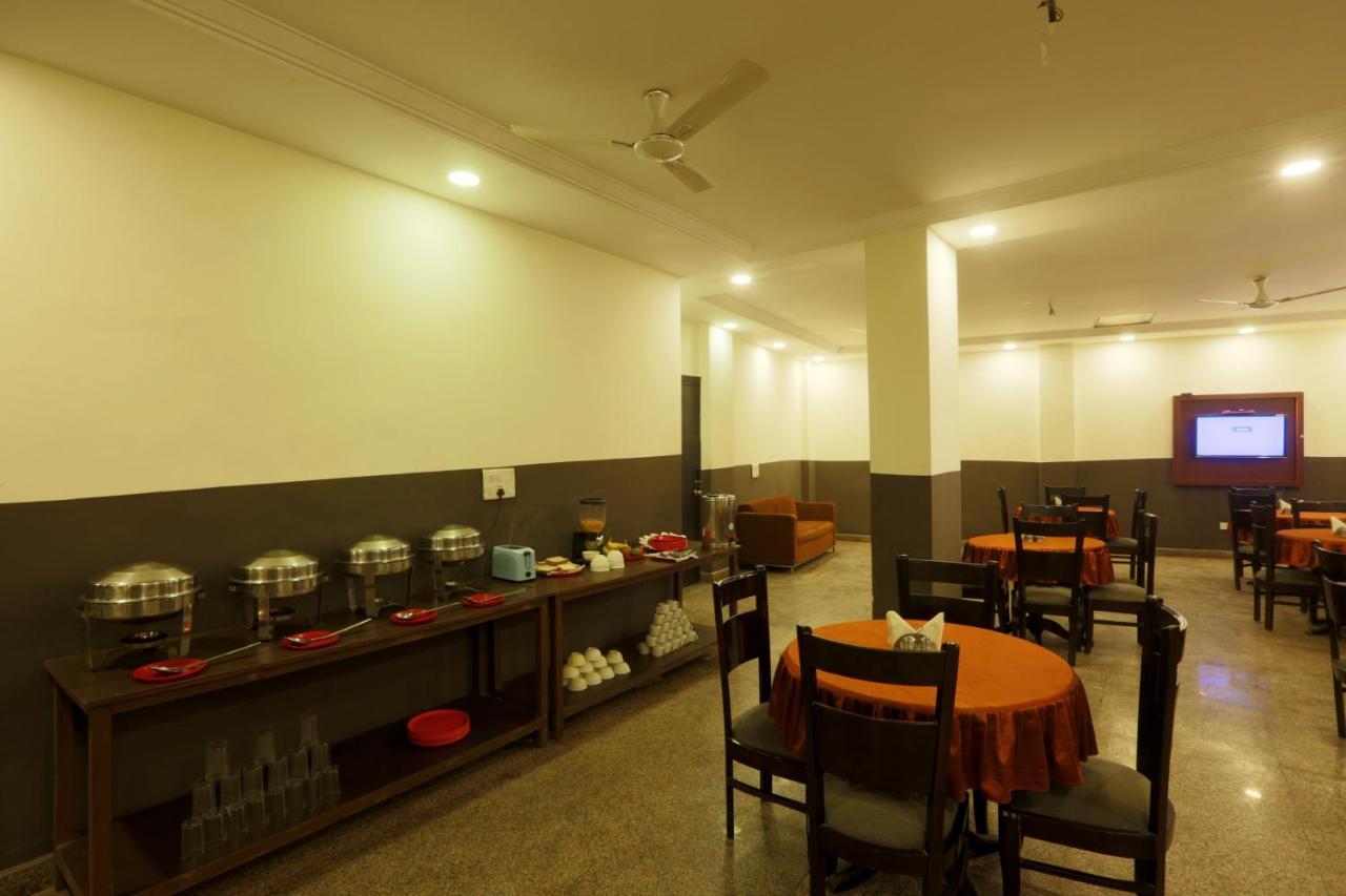 Hotel Airport Star Nuova Delhi Esterno foto